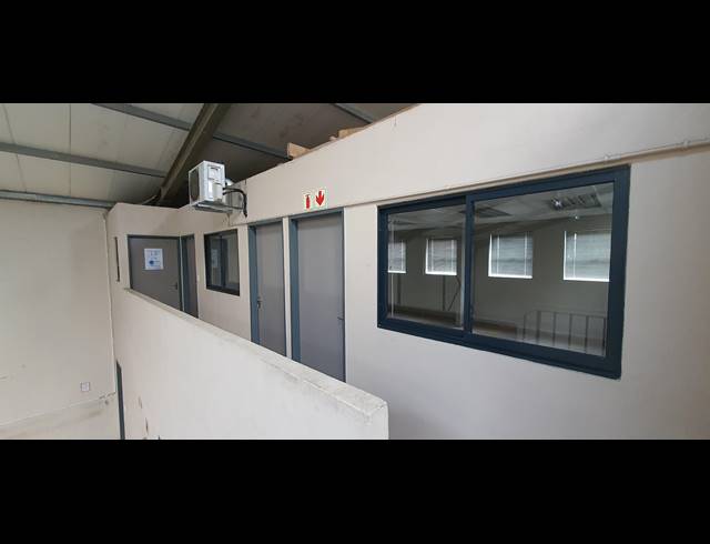 700M² WAREHOUSE FOR SALE IN KILLARNEY INDUSTRIA